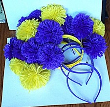 Springy Yarn Pom Poms Head