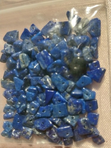 Lapis lazuli gemstone - lazuli, chips