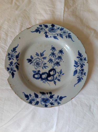 Delft plate 18th century - century.,