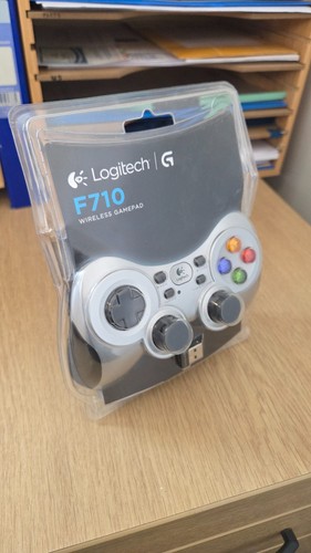 Logitech f710 wireless gamepad - wireless,