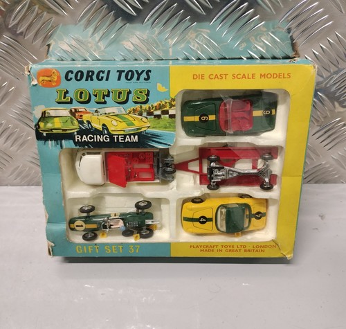 Corgi toys gift - corgi, lotus