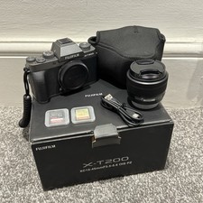 Fujifilm X-T200 Mirrorless Digital Camera with XC15-45mm Lens