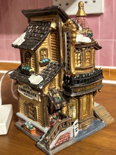 2004 lemax caddington - lemax, village