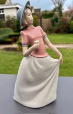 NAO by Lladro 1304 “He Loves
