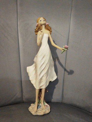 Collectible figurine elegant - collectible,