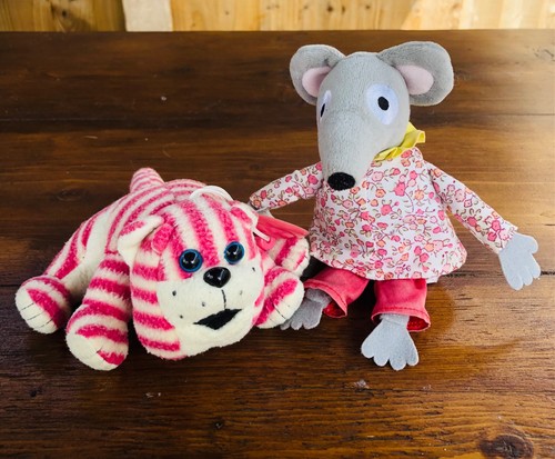 Lizzie mouse bagpuss window - &,