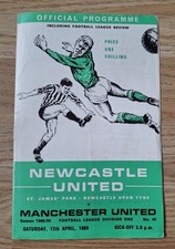 Newcastle v Man Utd 1968-69 Division 1 Programme Signed By Dennis Law & Others