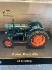 1/32 Universal Hobbies Fordson