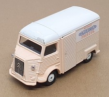 Tomica Dandy 1/43 Scale F31S -