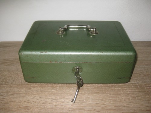 Old solid 5kg cash box - 1.5kg,
