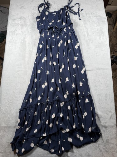 Hollister navy floral smocked - hollister,
