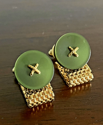 Vintage green button goldtone - vintage,