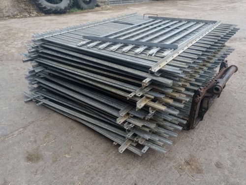 Galvanised steel palisade - galvanised,