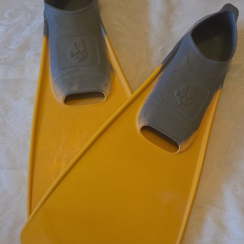 Yellow grey scuba - &,