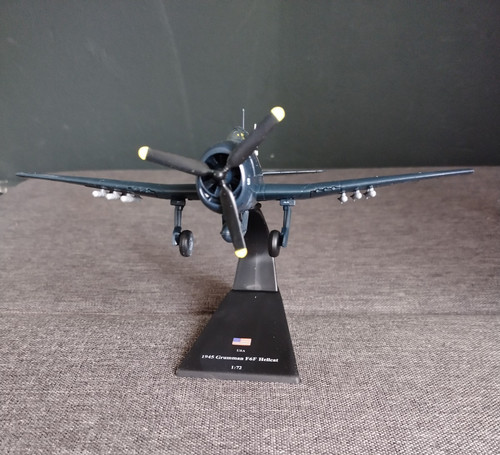 Amercom diecast aircraft - 1:72,