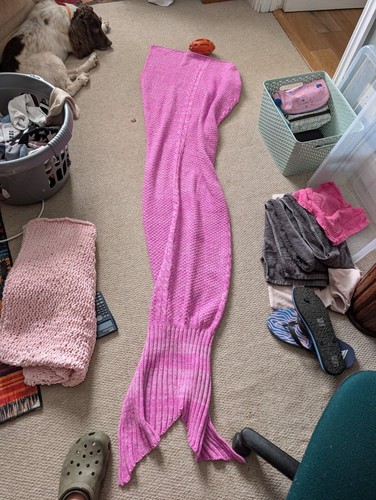 Pink woollen knit mermaid tail - pink,