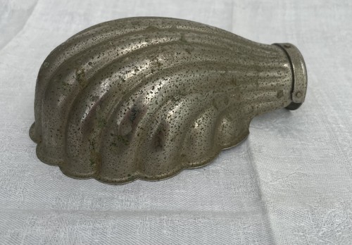 Art deco metal clam - deco, shell