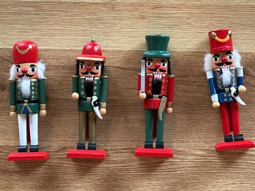 Wooden nutcracker figurine - 4,
