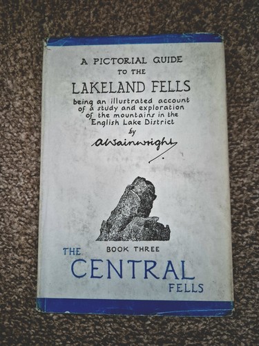 Wainwright pictorial guide - wainwright's,