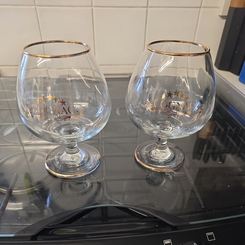 Pair martell cognac - of,