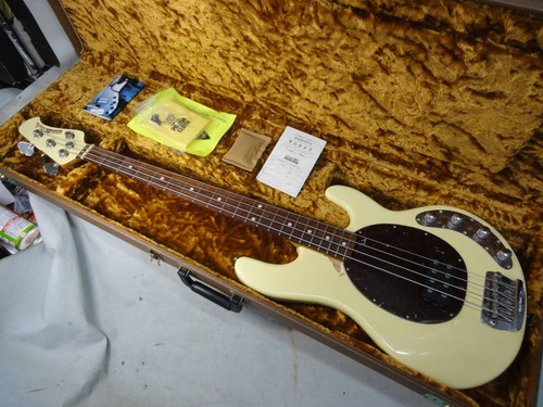 Ernie ball music man - ball,