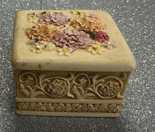 Vintage ivory garden lidded - "ivory,