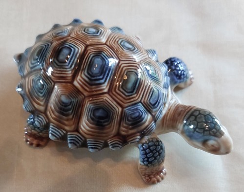 Wade tortoise trinket - box, 2