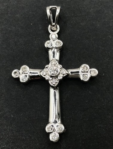 Diamond cross solid 18ct - cross, white