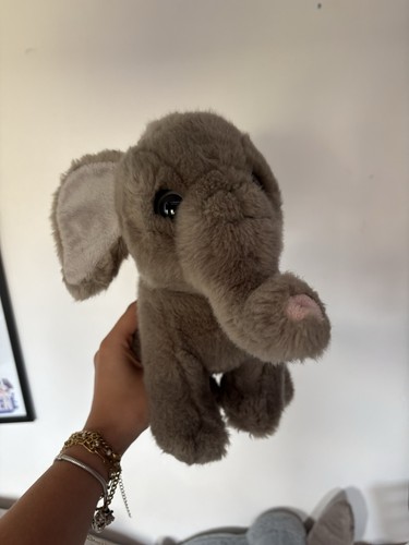 Grey elephant paws - grey,