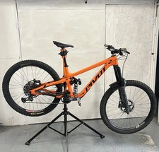 Pivot Firebird 2023 medium-