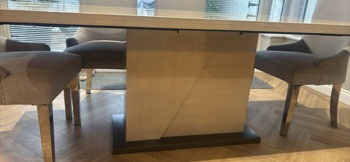 Dinning room table - room,