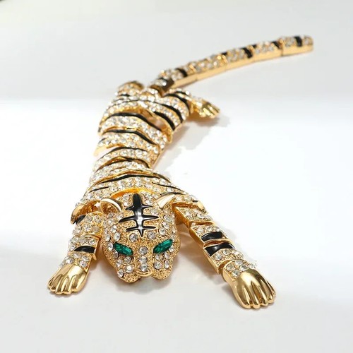 Women men exaggerated tiger - exaggerated,