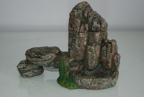 Vivarium rock feeder - rock, &