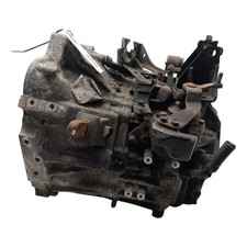 TOYOTA AURIS 3030012B30