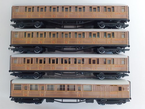 Hornby teak coaches - coaches, 22357