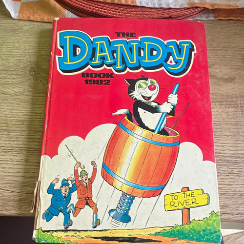 The dandy book 1982 annual - the,