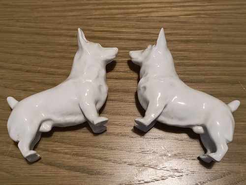 Pair corgi dog figurines - pair,