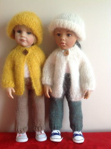 Dolls clothes knitting