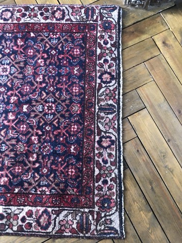 Stunning antique rug - stunning, in