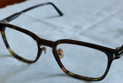 Tom ford brown - tom, plastic