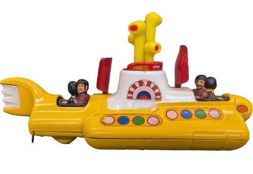 Corgi toys 803 beatles - toys, yellow