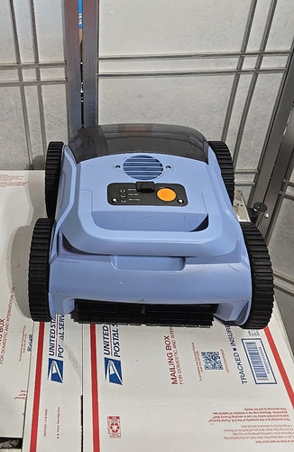 Pool cleaner cordless robotic - pool,