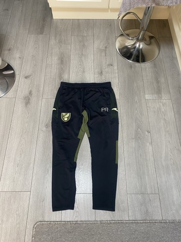 Norwich city match worn - worn, staff