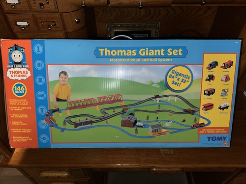 Tomy thomas the train giant - thomas,