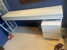 IKEA Besta Burs High Gloss Desk/Dressing Table