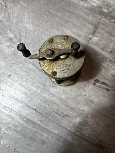 Vintage fishing reel which - vintage,