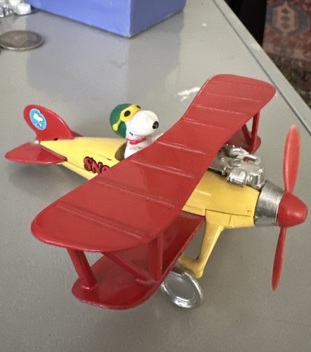 Vintage 1965 snoopy airplane - vintage,