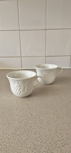 Wedgwood strawberry vine - &,