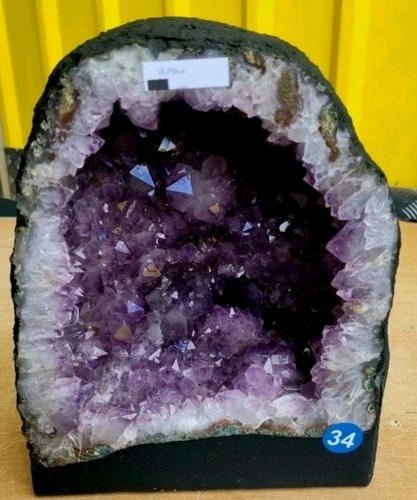 Stunning amethyst geode cave - stunning,