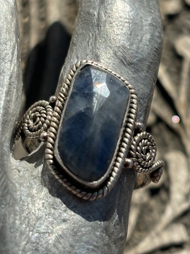 Sterling silver bezel - silver,
